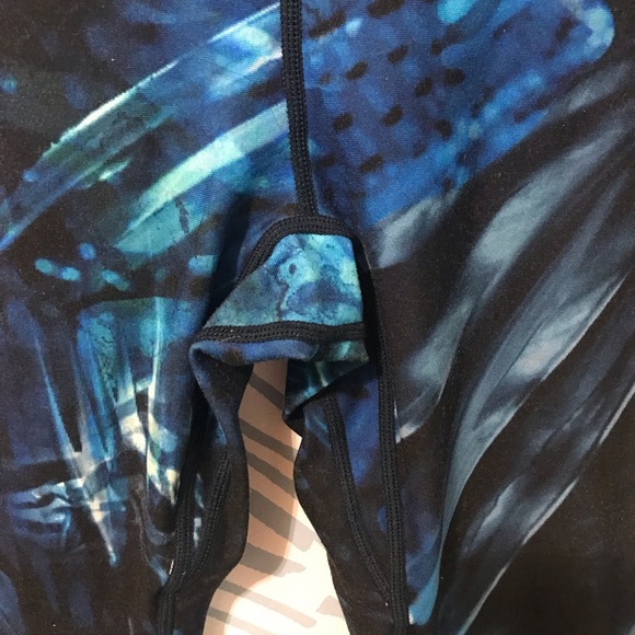 Gymshark Ocean Camo Crossover 7/8 legging - Picture 8 of 8